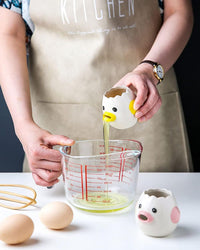 LuoCoCo Cute Egg Separator, Ceramics Vomiting Chicken Egg Yolk White Separator, Practical Household Small Egg Filter Splitter, Kitchen Gadget Baking Assistant Tool, Dishwasher Safe Quick Pick Grocers