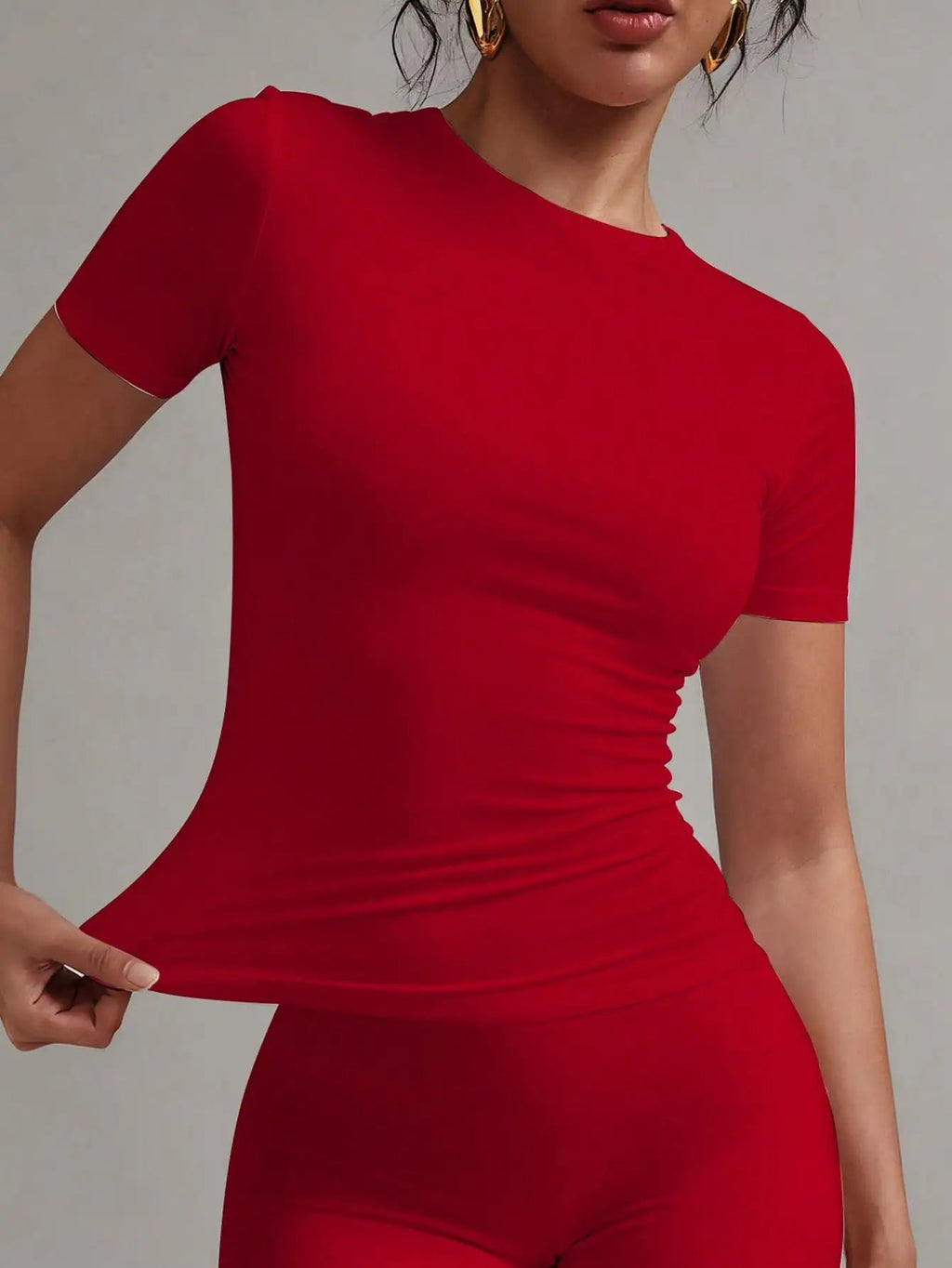 Women's White Solid Round Neck Short Sleeve Fitted T-Shirt for Summer Casual Wear Quick Pick Grocers