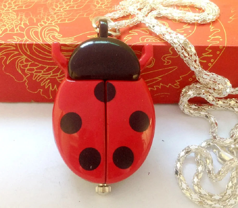 New Fashion Cute Small Golden Beetle Pocket Watchs With Chain Lightweight Necklace Pendant Clock Adult Children Ladybug Watch Quick Pick Grocers