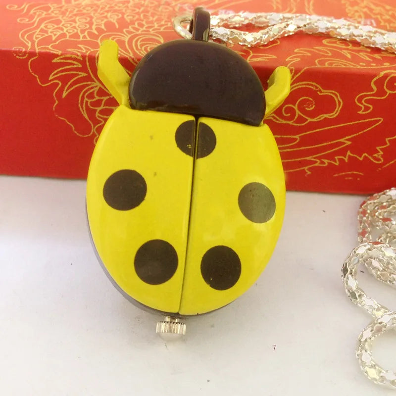 New Fashion Cute Small Golden Beetle Pocket Watchs With Chain Lightweight Necklace Pendant Clock Adult Children Ladybug Watch Quick Pick Grocers