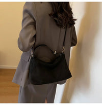 Advanced Retro Bag for Women's 2026 New Textured Frosted Shoulder Bag with Large Capacity Crossbody Commuting Tote Bag Quick Pick Grocers