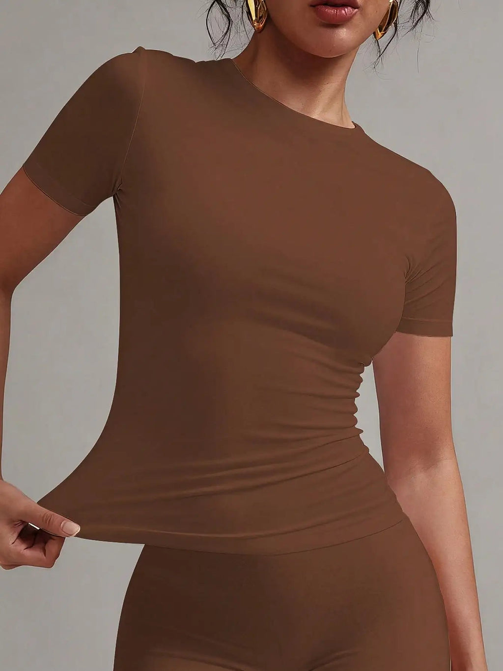 Women's White Solid Round Neck Short Sleeve Fitted T-Shirt for Summer Casual Wear Quick Pick Grocers