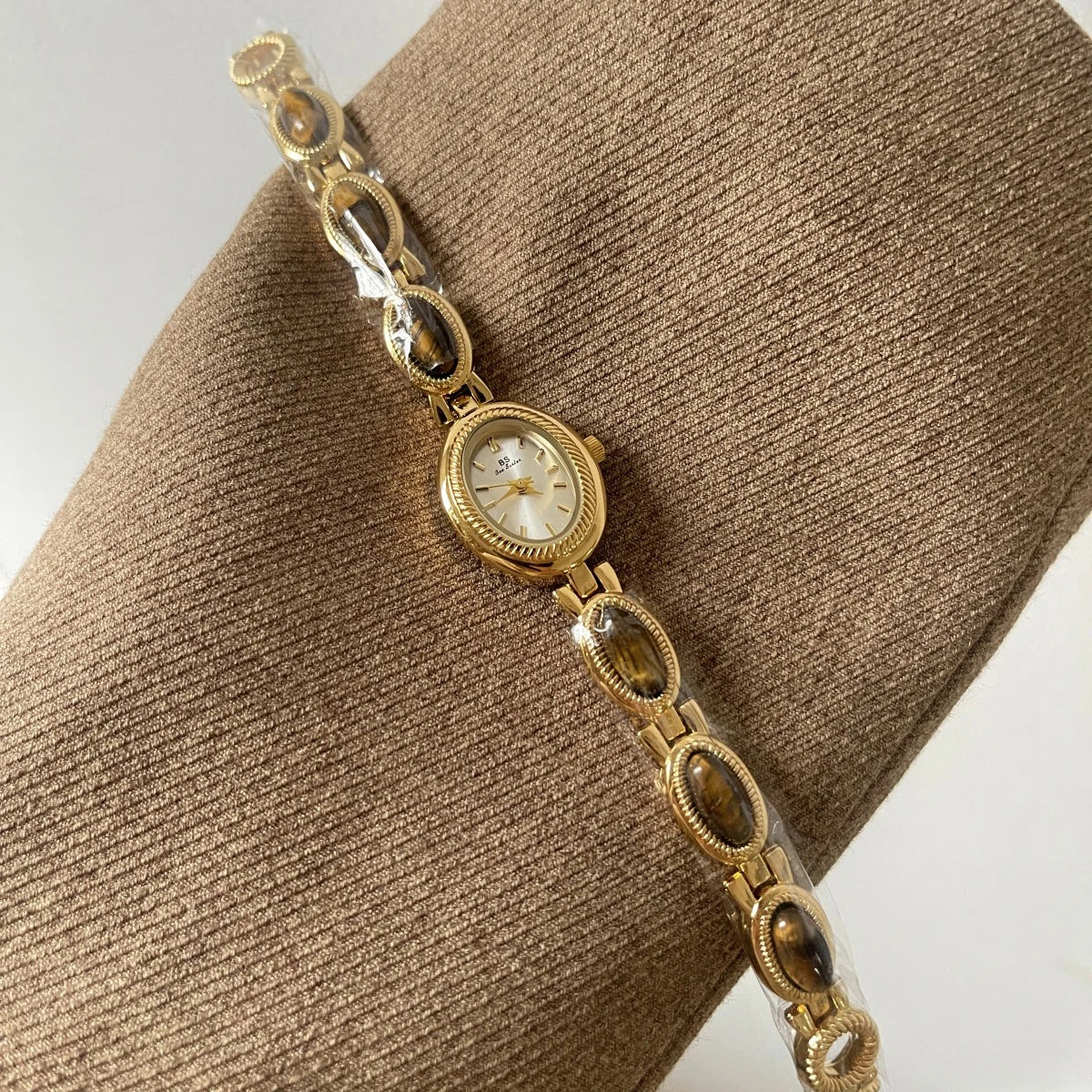High-end Luxury Watches for Woman Elegant Green Jewelry Jade Quartz Bracelet Wristwatch Gift for Women Lady Fashion Dress Watch Quick Pick Grocers