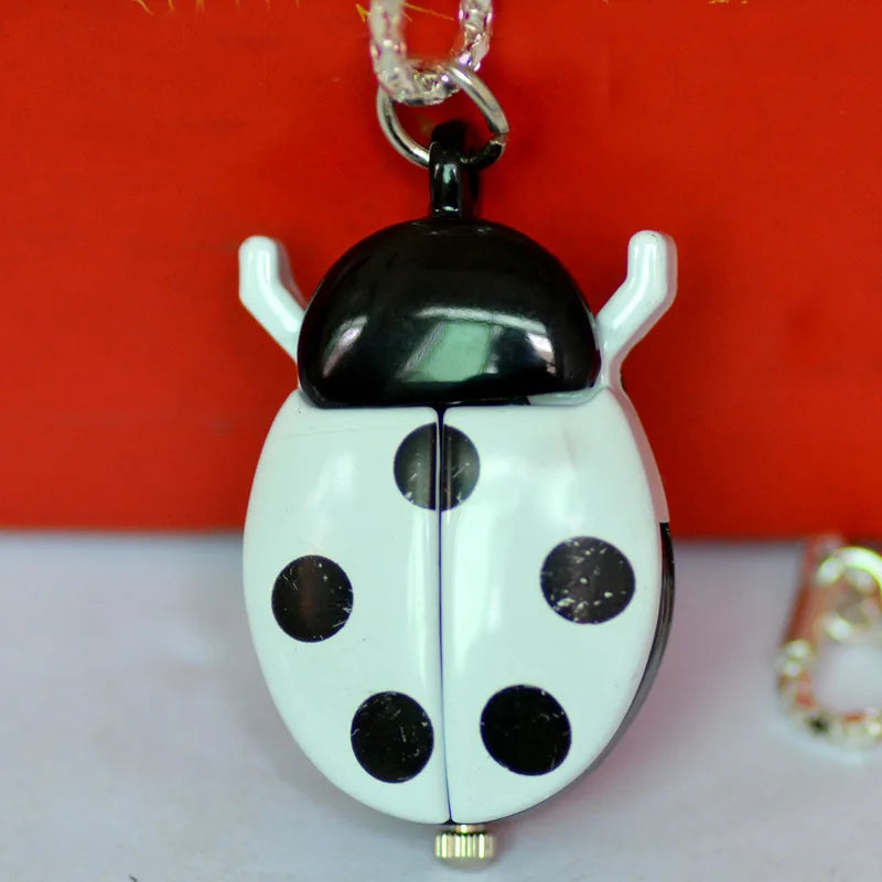 New Fashion Cute Small Golden Beetle Pocket Watchs With Chain Lightweight Necklace Pendant Clock Adult Children Ladybug Watch Quick Pick Grocers