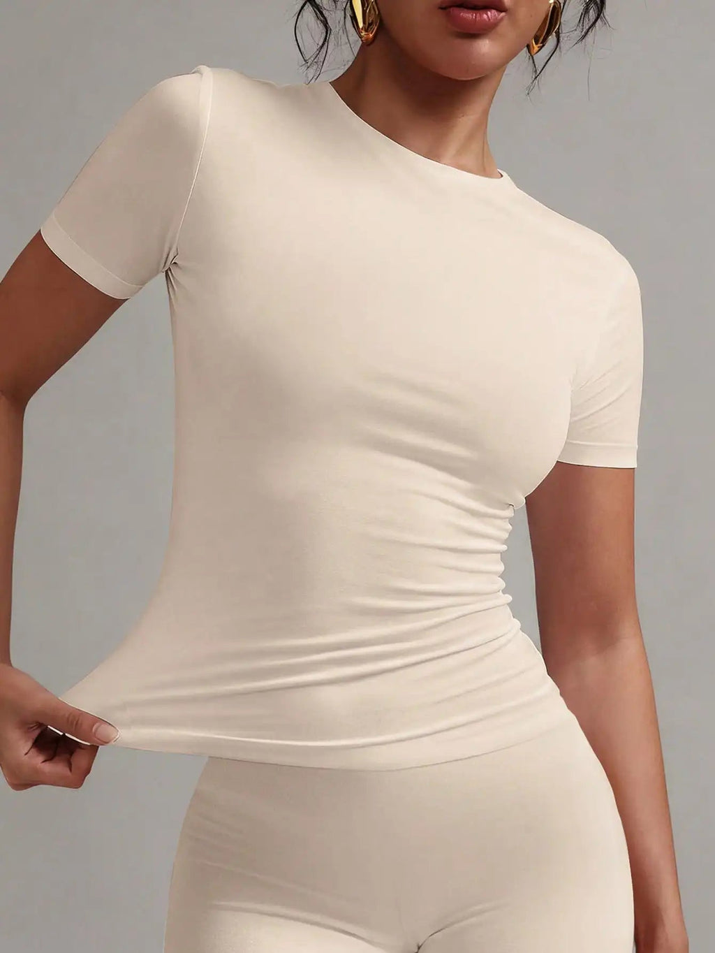 Women's White Solid Round Neck Short Sleeve Fitted T-Shirt for Summer Casual Wear Quick Pick Grocers