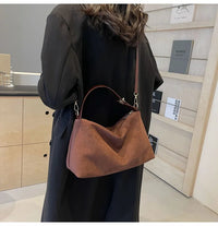 Advanced Retro Bag for Women's 2026 New Textured Frosted Shoulder Bag with Large Capacity Crossbody Commuting Tote Bag Quick Pick Grocers