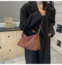 Advanced Retro Bag for Women's 2026 New Textured Frosted Shoulder Bag with Large Capacity Crossbody Commuting Tote Bag Quick Pick Grocers
